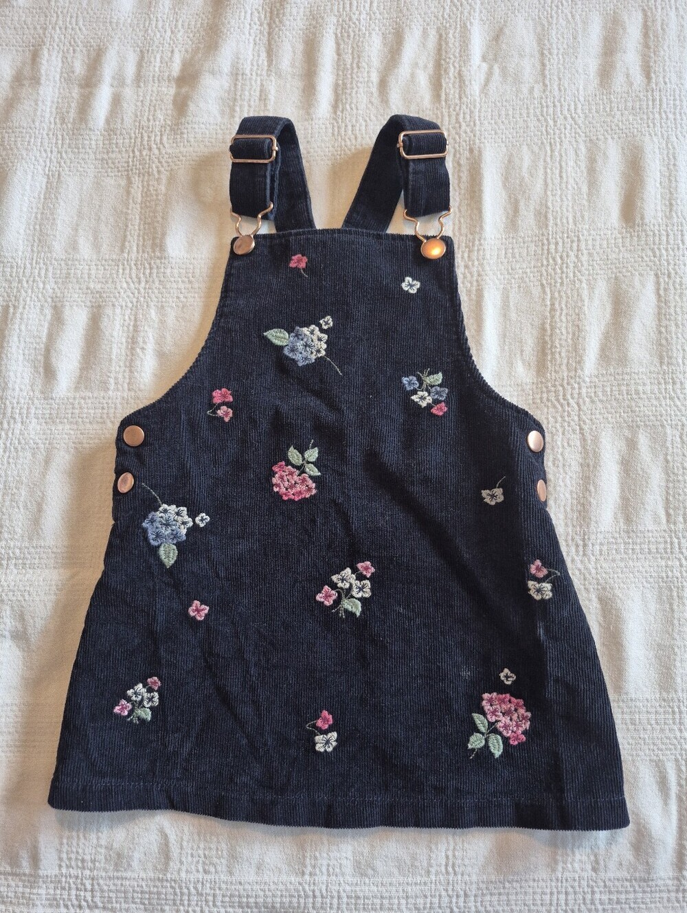 F & F girls size 4T navy blue corduroy jumper with embroidered flowers VGUC